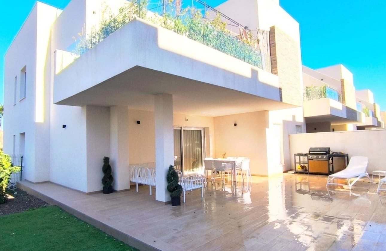 3 bedroom Apartment for sale in Algorfa with pool - € 360,000 (Ref: 9977577)
