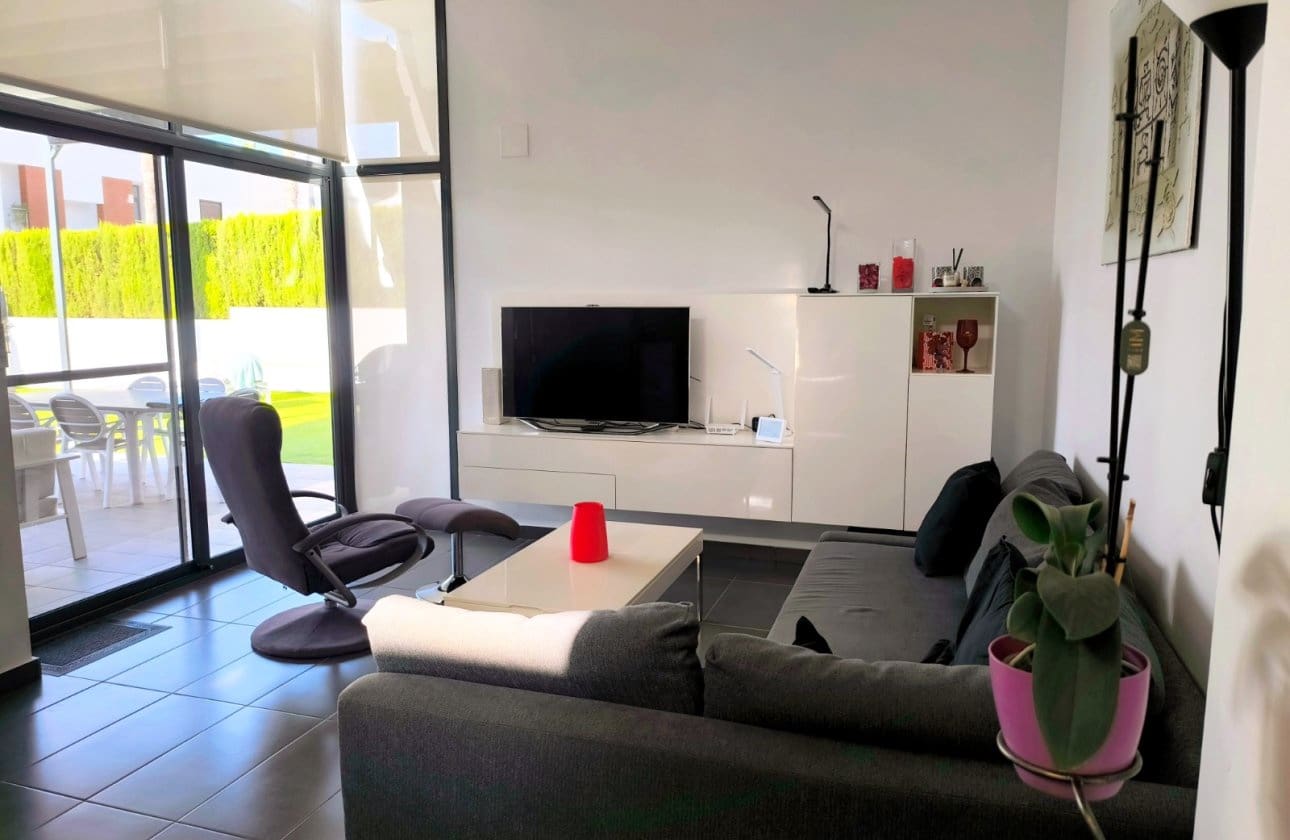 2 soverom Rekkehus til salgs i Algorfa med svømmebasseng garasje - € 285 000 (Ref: 9987160)