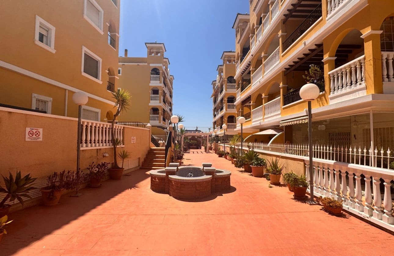 Apartamento de 2 habitaciones en Algorfa en venta con piscina garaje - 136.000 € (Ref: 9997804)