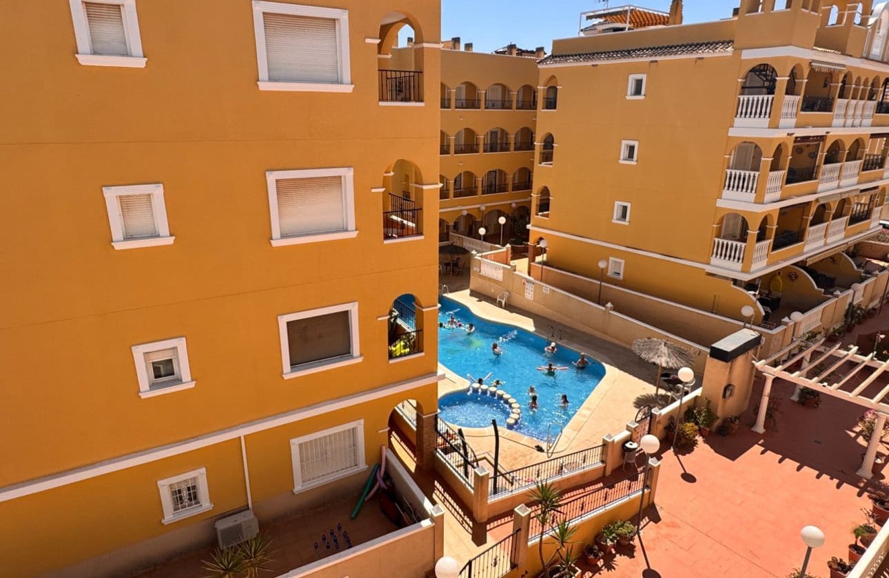 Apartamento de 2 habitaciones en Algorfa en venta con piscina garaje - 136.000 € (Ref: 9997804)
