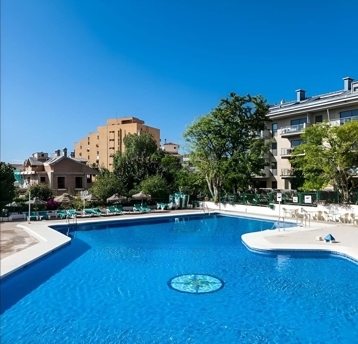 1 sypialnia Apartament na sprzedaż w Benalmadena Costa z basenem garażem - 210 000 € (Ref: 10018210)