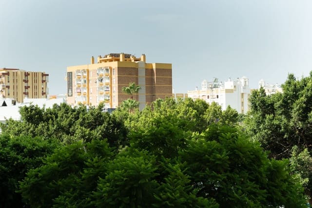 1 sypialnia Apartament na sprzedaż w Benalmadena Costa, Benalmádena z basenem garażem - 210 000 € (Ref: 10018210)