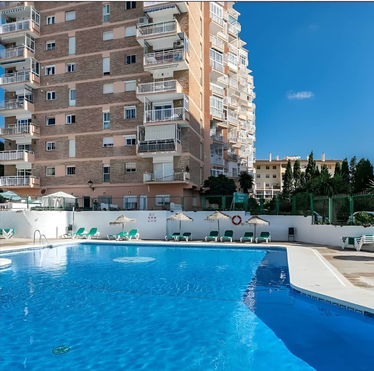 1 sypialnia Apartament na sprzedaż w Benalmadena Costa z basenem garażem - 210 000 € (Ref: 10018210)