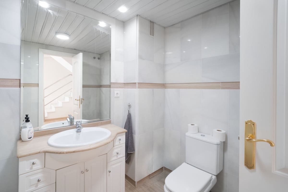 Ático de 3 habitaciones en Benalmadena Costa en venta con piscina - 840.000 € (Ref: 10054620)