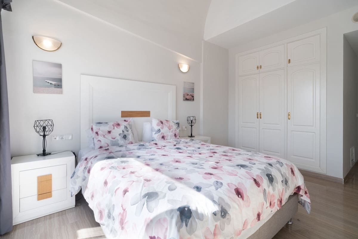 Ático de 3 habitaciones en Benalmadena Costa en venta con piscina - 840.000 € (Ref: 10054620)