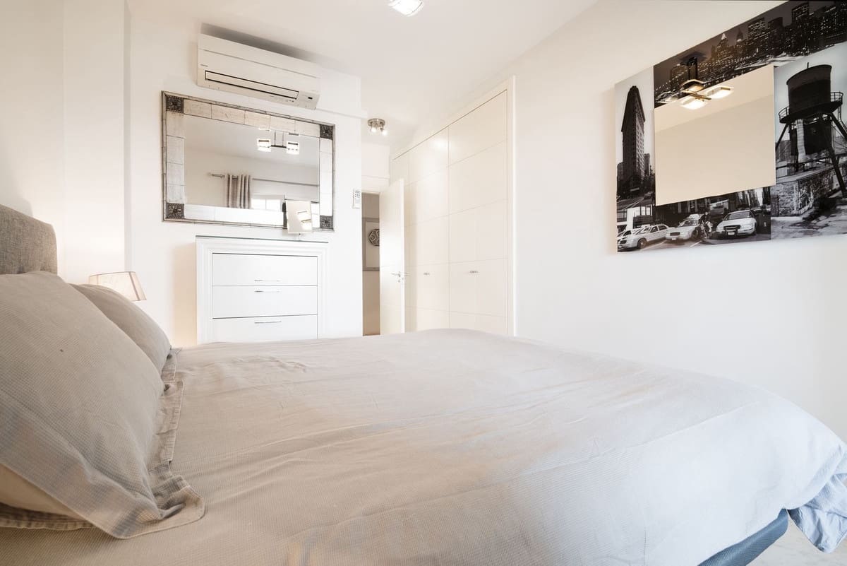 Apartamento de 2 habitaciones en Benalmadena Costa en venta con piscina garaje - 375.000 € (Ref: 10074880)