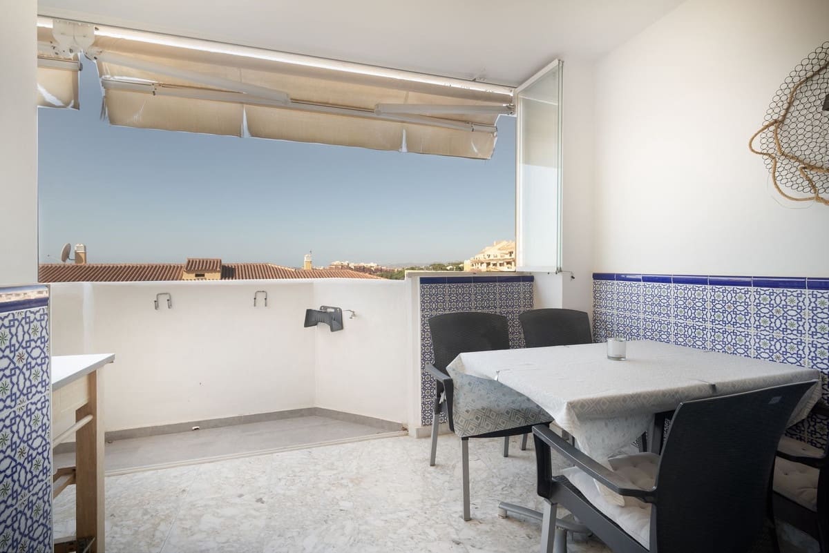 Apartamento de 2 habitaciones en Benalmadena Costa en venta con piscina garaje - 375.000 € (Ref: 10074880)