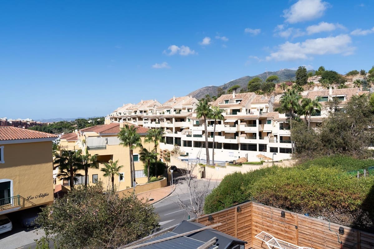 Apartamento de 2 habitaciones en Benalmadena Costa en venta con piscina garaje - 375.000 € (Ref: 10074880)