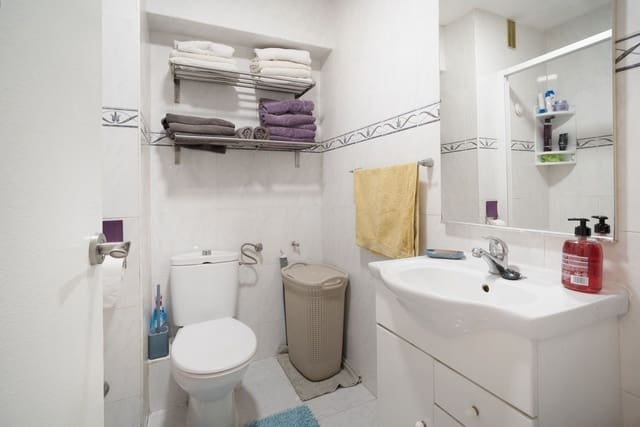 1 soveværelse Lejlighed til salg i Benalmadena Costa, Benalmádena med swimmingpool - € 219.500 (Ref: 10074881)