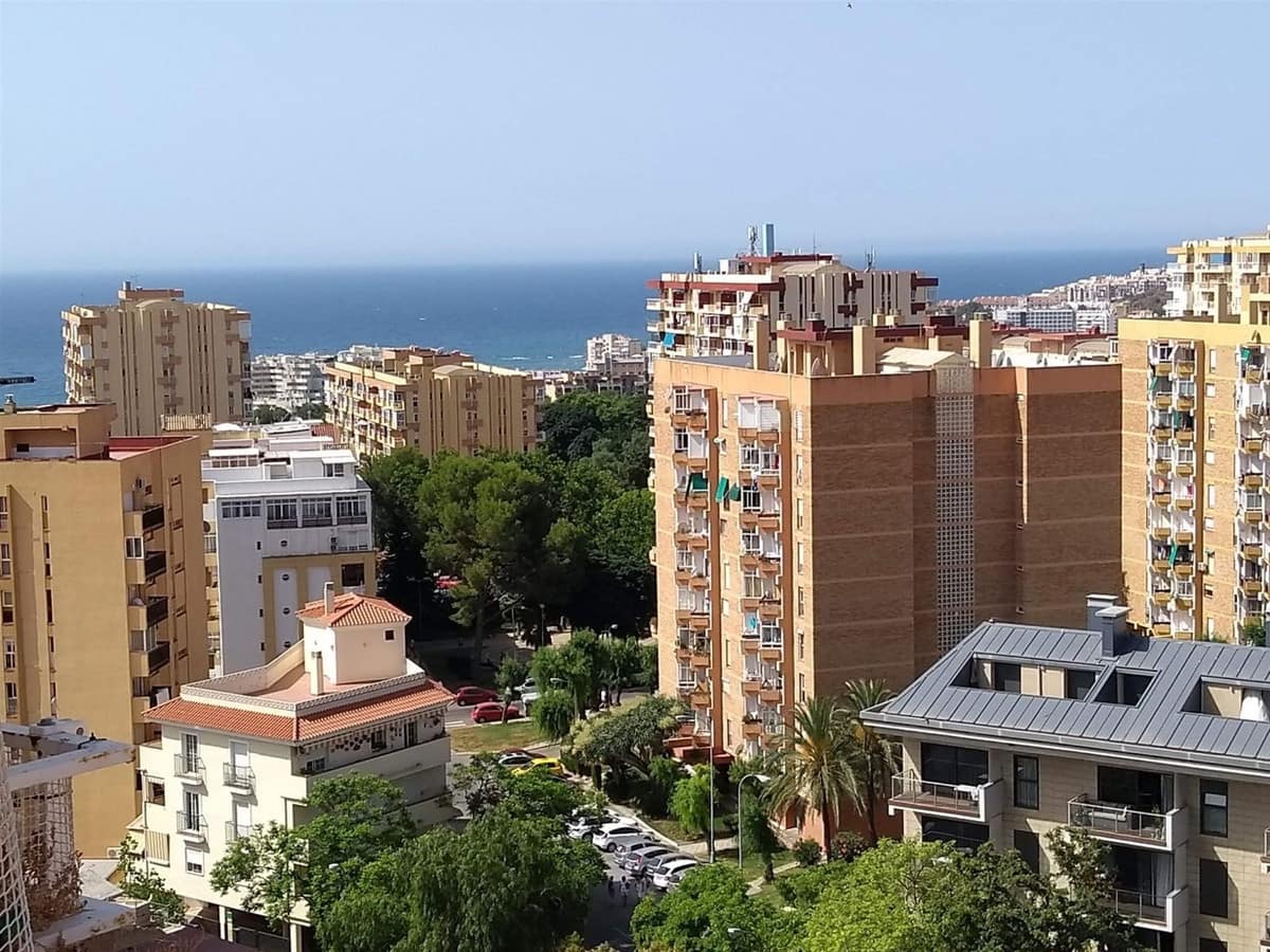 1 bedroom Apartment for sale in Benalmadena Costa with pool - € 225,000 (Ref: 10074881)
