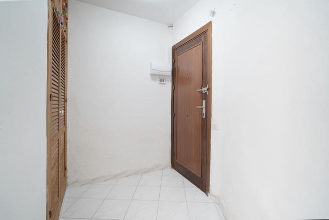 1 soveværelse Lejlighed til salg i Benalmadena Costa, Benalmádena med swimmingpool - € 225.000 (Ref: 10077576)