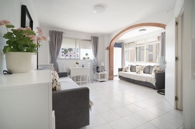 1 soveværelse Lejlighed til salg i Benalmadena Costa, Benalmádena med swimmingpool - € 225.000 (Ref: 10077576)