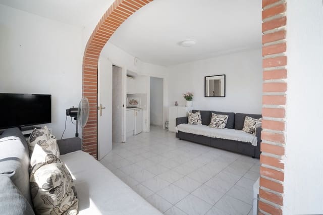 1 soveværelse Lejlighed til salg i Benalmadena Costa, Benalmádena med swimmingpool - € 225.000 (Ref: 10077576)