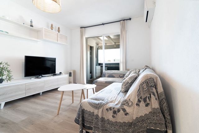 Apartamento de 1 habitación en Benalmadena Costa, Benalmádena en venta con piscina - 285.000 € (Ref: 10111274)