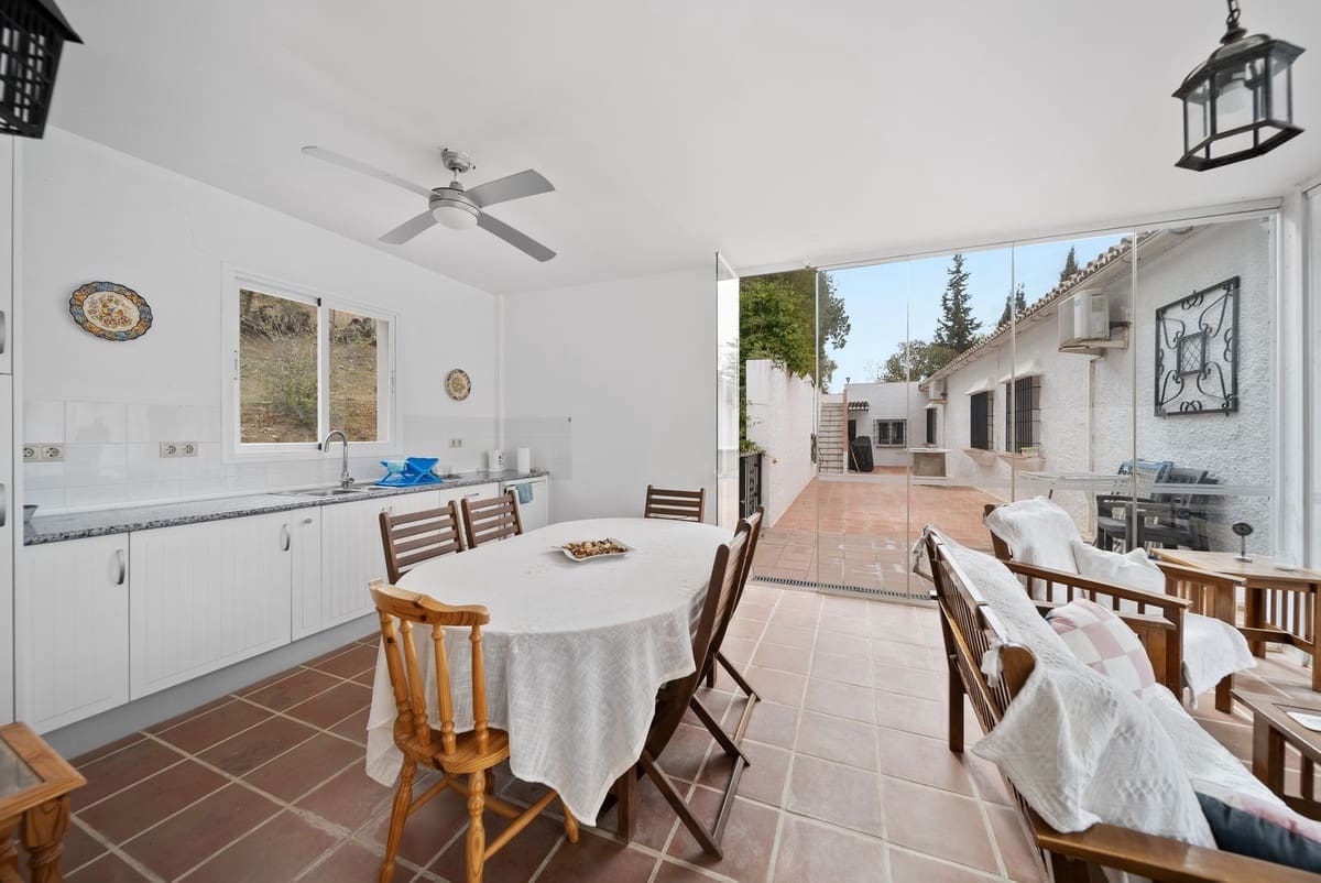 4 soveværelse Villa til salg i Almogia med swimmingpool garage - € 337.500 (Ref: 8542017)