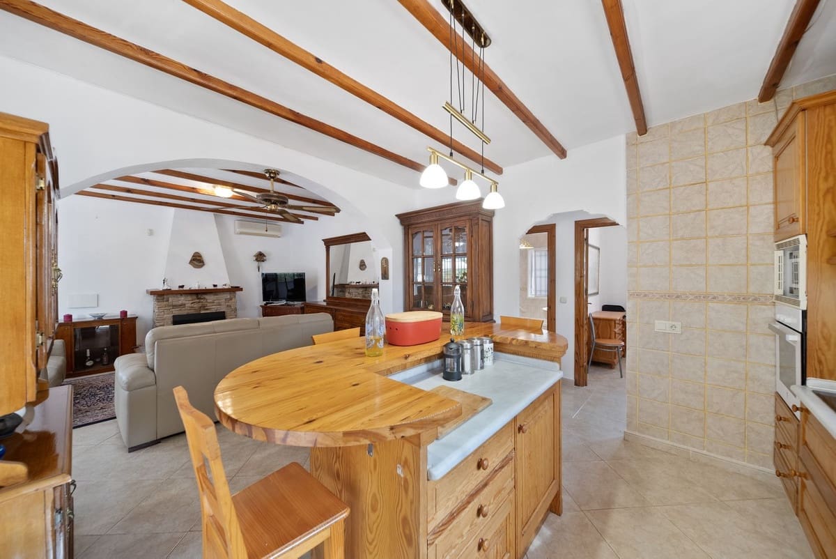 4 soveværelse Villa til salg i Almogia med swimmingpool garage - € 337.500 (Ref: 8542017)