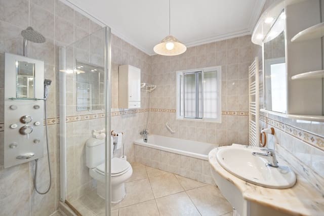 4 sypialnia Willa na sprzedaż w Almogía z basenem garażem - 337 500 € (Ref: 8542017)