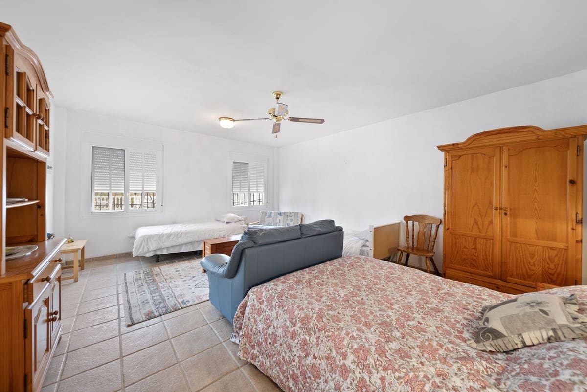 4 soveværelse Villa til salg i Almogia med swimmingpool garage - € 337.500 (Ref: 8542017)