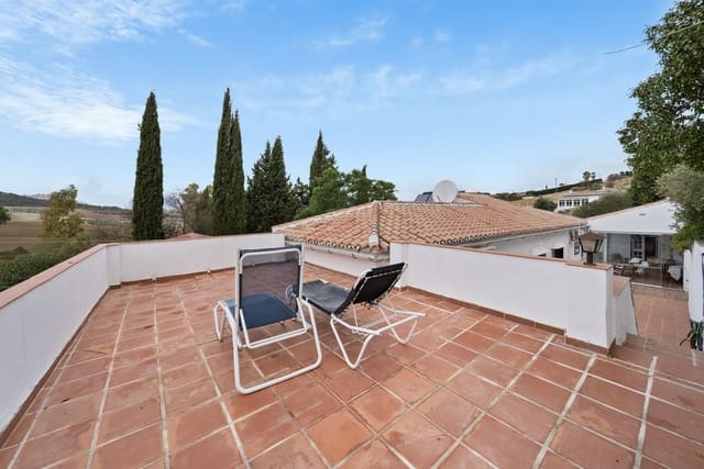 4 sypialnia Willa na sprzedaż w Almogía z basenem garażem - 337 500 € (Ref: 8542017)