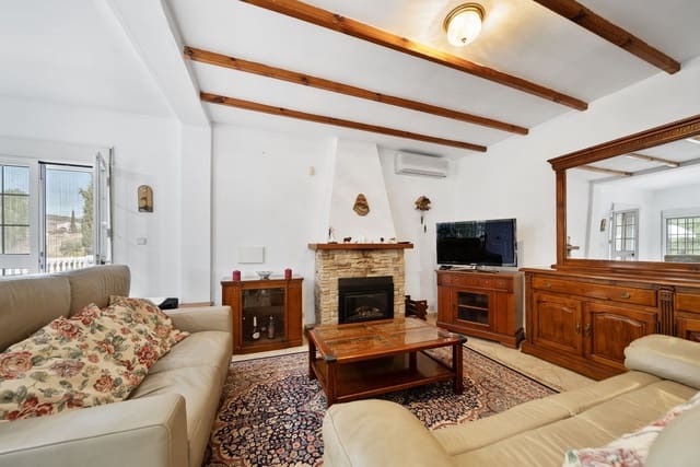 4 sypialnia Willa na sprzedaż w Almogía z basenem garażem - 337 500 € (Ref: 8542017)