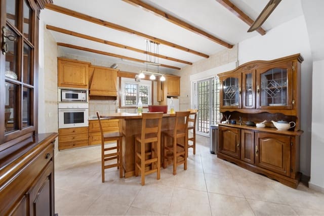 4 sypialnia Willa na sprzedaż w Almogía z basenem garażem - 337 500 € (Ref: 8542017)