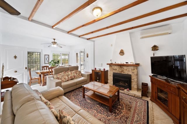 4 sypialnia Willa na sprzedaż w Almogía z basenem garażem - 337 500 € (Ref: 8542017)