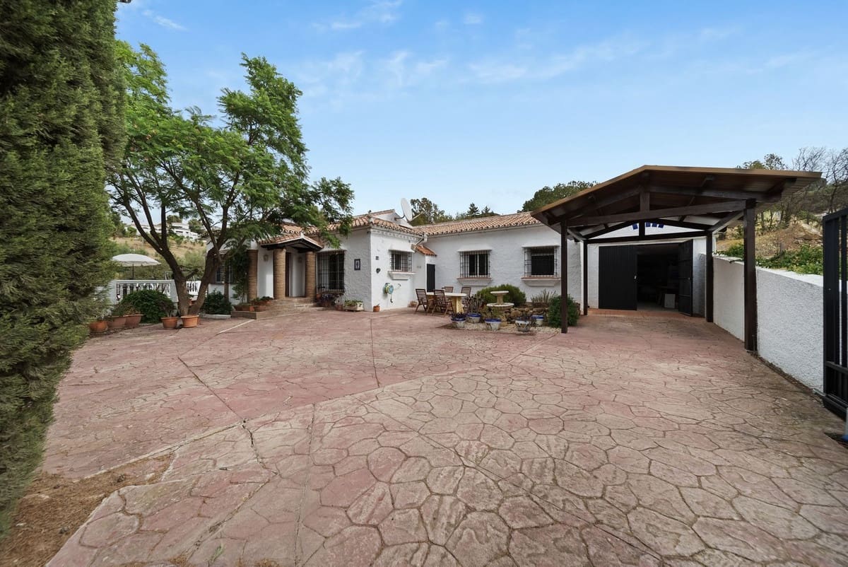 4 soveværelse Villa til salg i Almogia med swimmingpool garage - € 337.500 (Ref: 8542017)