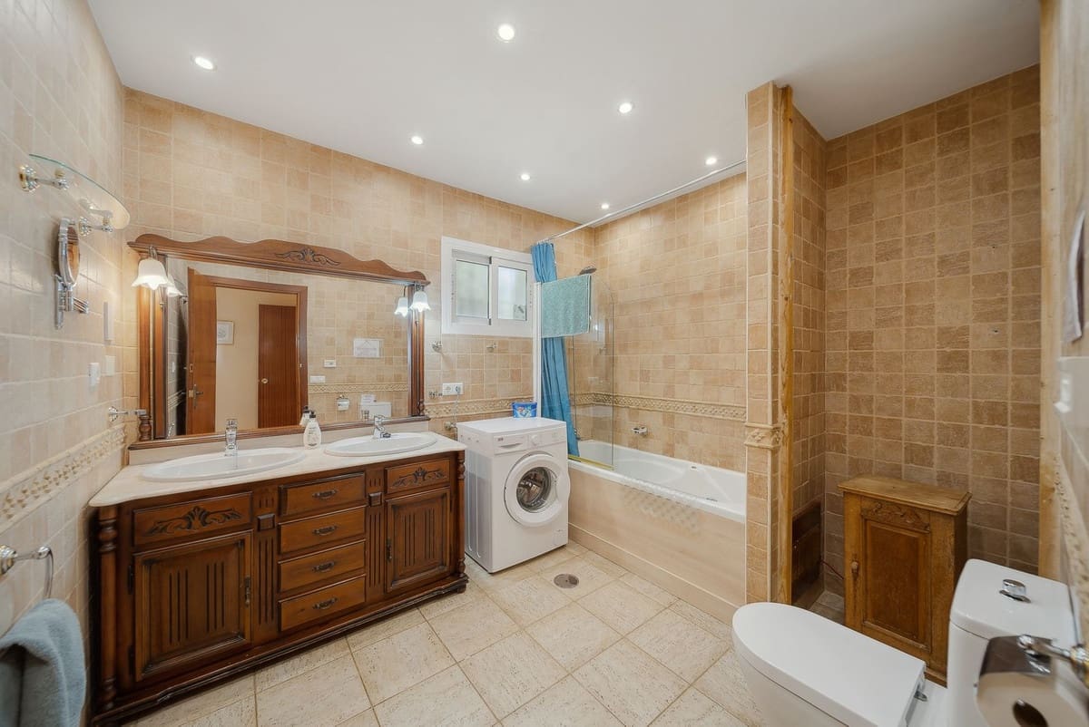 5 Zimmer Villa zu verkaufen in Benalmadena - 1.325.000 € (Ref: 8950872)