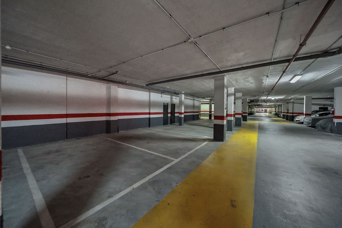 2 sypialnia Apartament na sprzedaż w Benalmadena Costa z basenem garażem - 287 500 € (Ref: 9057376)