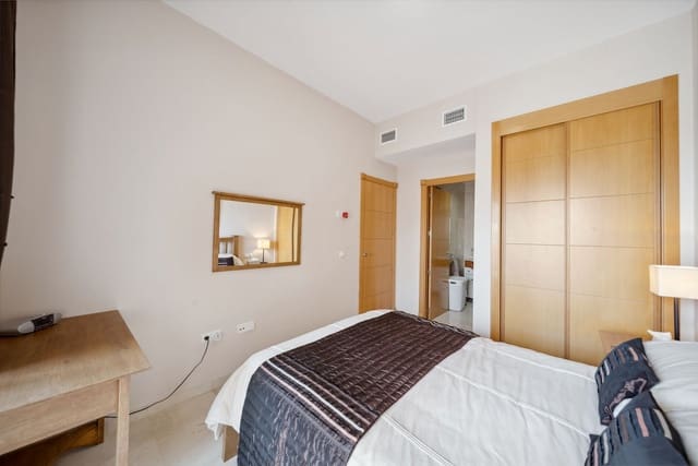 2 slaapkamer Appartement te koop in Benalmadena Costa, Benalmádena met zwembad garage - € 287.500 (Ref: 9057376)