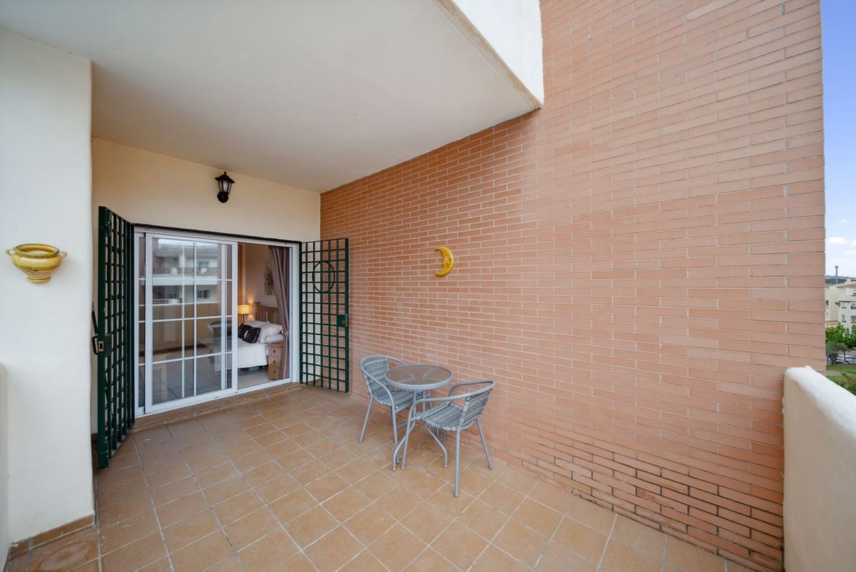 2 sypialnia Apartament na sprzedaż w Benalmadena Costa z basenem garażem - 287 500 € (Ref: 9057376)