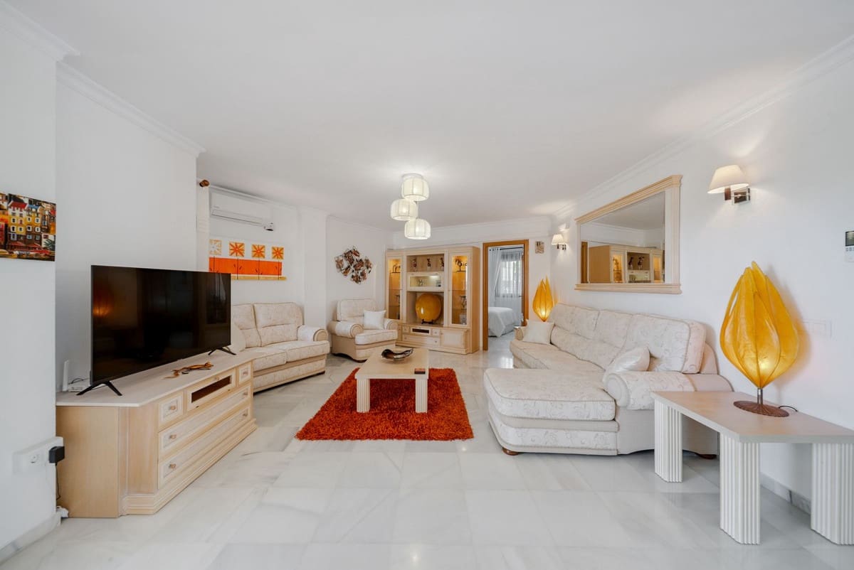 2 Zimmer Apartment zu verkaufen in Benalmadena Costa mit Pool - 360.000 € (Ref: 9096290)