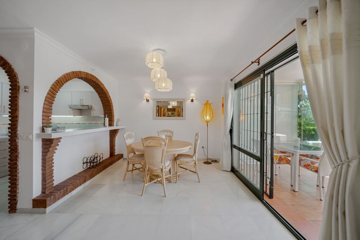 2 Zimmer Apartment zu verkaufen in Benalmadena Costa mit Pool - 360.000 € (Ref: 9096290)