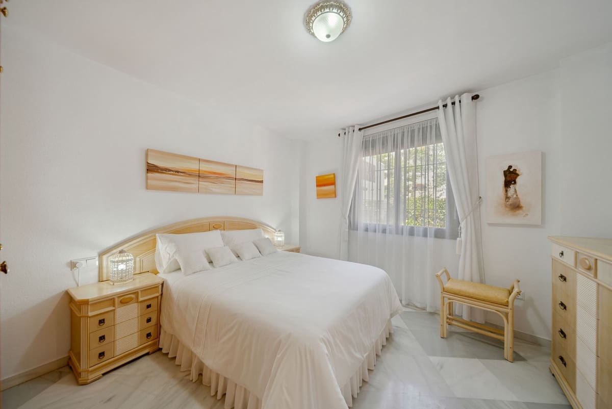 2 Zimmer Apartment zu verkaufen in Benalmadena Costa mit Pool - 360.000 € (Ref: 9096290)