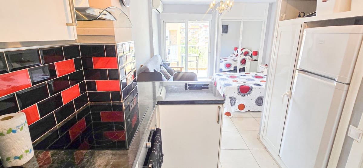 1 sypialnia Apartament na sprzedaż w Benalmadena Costa - 147 500 € (Ref: 9100357)