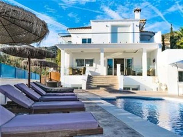 6 Zimmer Villa zu verkaufen in Benalmadena Costa, Benalmádena mit Pool - 1.100.000 € (Ref: 9239517)