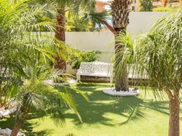 6 Zimmer Villa zu verkaufen in Benalmadena Costa, Benalmádena mit Pool - 1.100.000 € (Ref: 9239517)