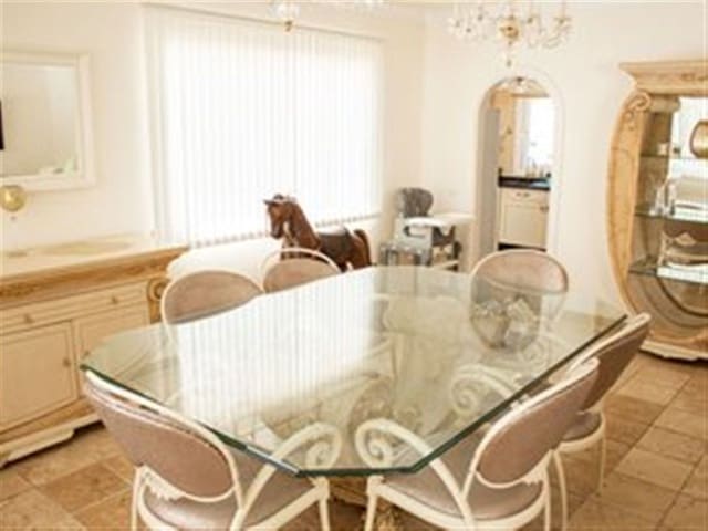 6 Zimmer Villa zu verkaufen in Benalmadena Costa, Benalmádena mit Pool - 1.100.000 € (Ref: 9239517)