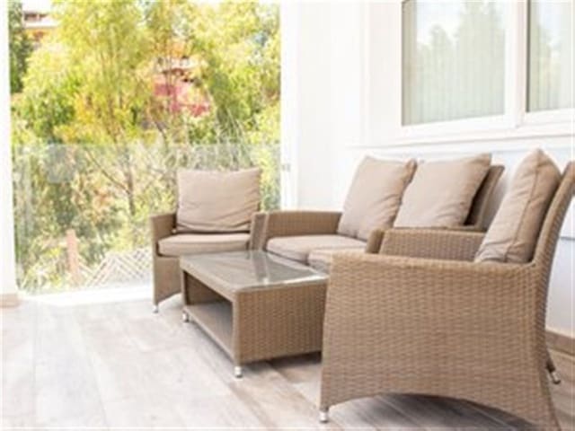 6 Zimmer Villa zu verkaufen in Benalmadena Costa, Benalmádena mit Pool - 1.100.000 € (Ref: 9239517)