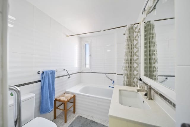 1 chambre Appartement à vendre à Benalmadena Costa, Benalmádena avec piscine - 244 500 € (Ref: 9647683)