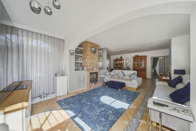 3 sypialnia Willa na sprzedaż w Benalmadena Costa, Benalmádena z basenem - 745 000 € (Ref: 9647685)