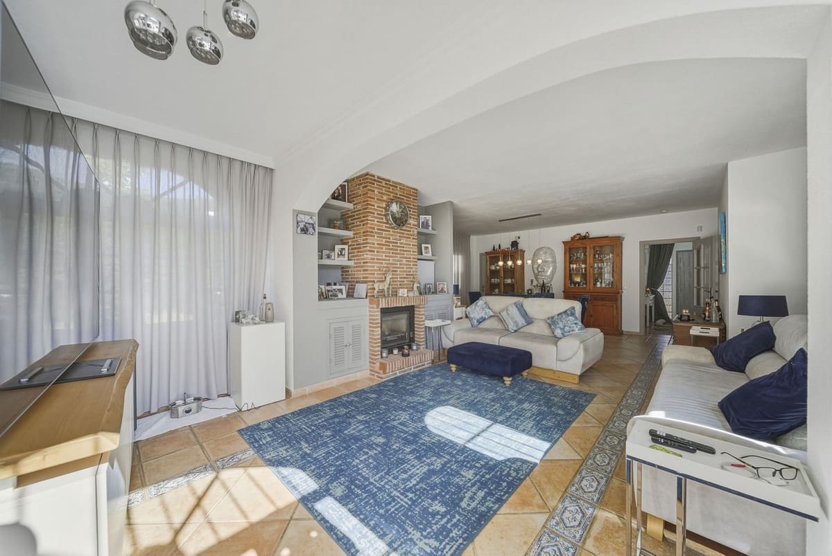 3 soverom Villa til salgs i Benalmadena Costa med svømmebasseng - € 745 000 (Ref: 9647685)