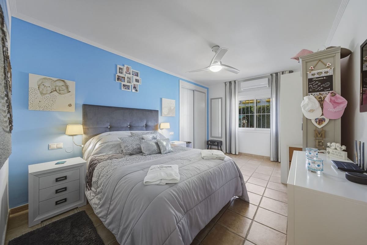 3 soverom Villa til salgs i Benalmadena Costa med svømmebasseng - € 745 000 (Ref: 9647685)