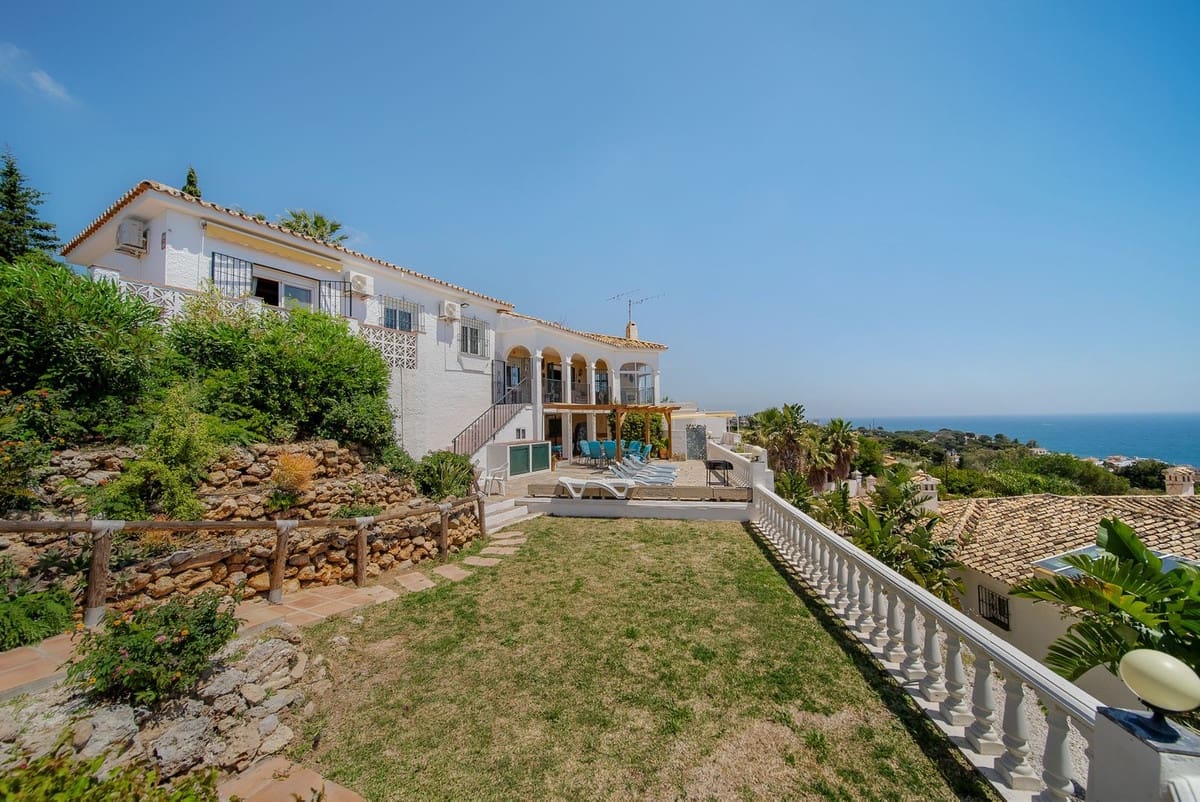 5 bedroom Villa for sale in Benalmadena - € 1,325,000 (Ref: 9647689)