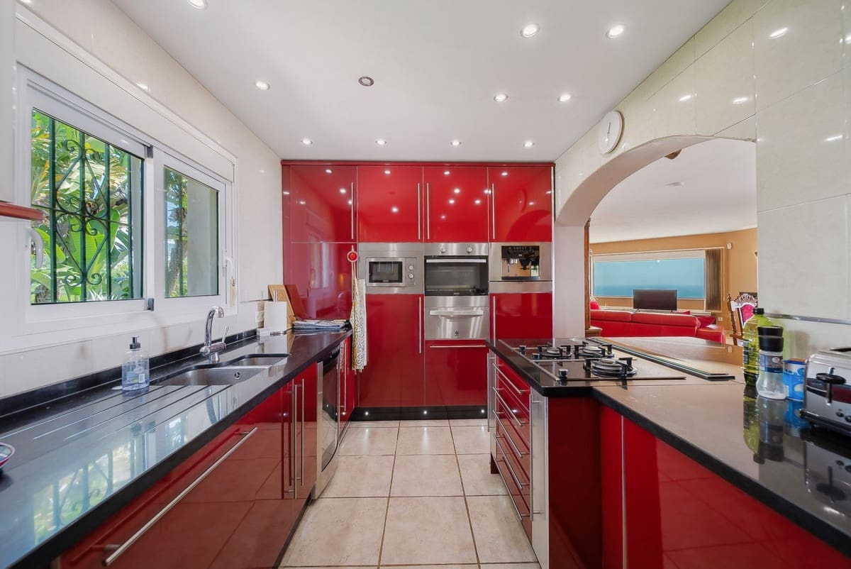 Chalet de 5 habitaciones en Benalmádena en venta - 1.325.000 € (Ref: 9647689)