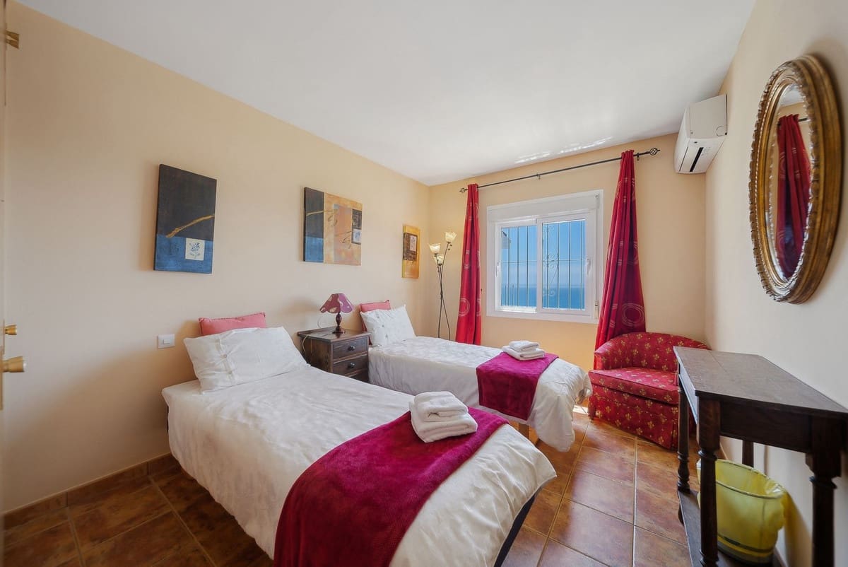 Chalet de 5 habitaciones en Benalmádena en venta - 1.325.000 € (Ref: 9647689)
