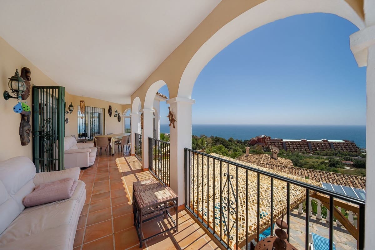 Chalet de 5 habitaciones en Benalmádena en venta - 1.325.000 € (Ref: 9647689)