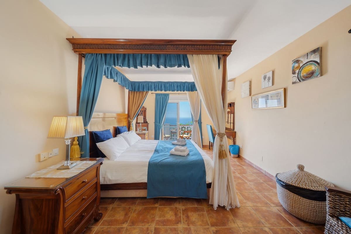 Chalet de 5 habitaciones en Benalmádena en venta - 1.325.000 € (Ref: 9647689)