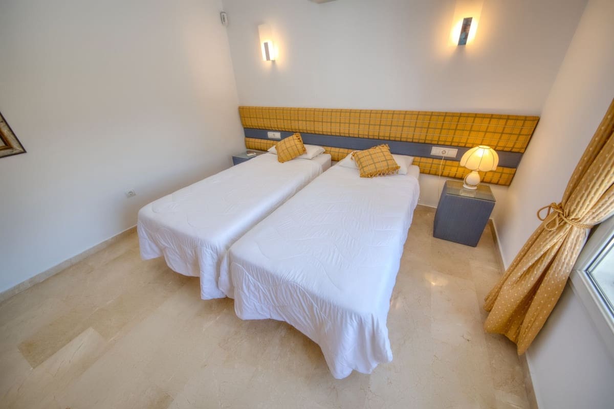 4 sypialnia Willa na sprzedaż w Benalmadena z basenem - 1 250 000 € (Ref: 9647690)