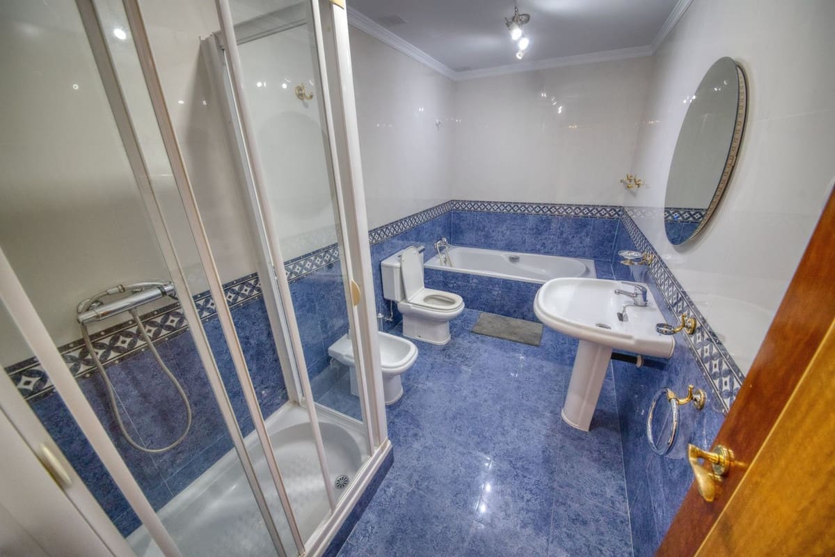 4 sypialnia Willa na sprzedaż w Benalmadena z basenem - 1 250 000 € (Ref: 9647690)